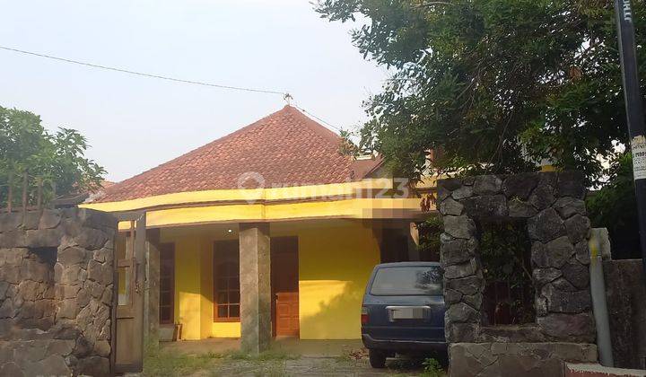 Rumah Dihitung Tanah Besar Luas Tengah Kota Semarang Daerah Elit dekat tol dekat Sekolah Internasional dekat akpol dijual di Kesatrian Jangli Candisari Semarang Atas 2