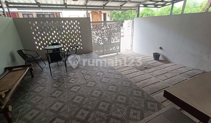 garasi/carport rumah minimalis bagus tengah kota