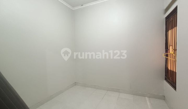 kamar tidur rumah minimalis bagus tengah kota