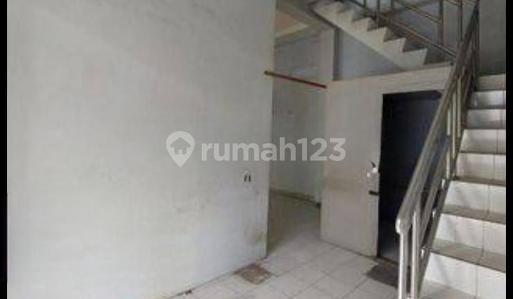 Ruko tengah kota Semarang ramai siap pakai pusat kota dekat MT Haryono Dr cipto dekat simpang lima disewakan di Ligu Semarang tengah 2