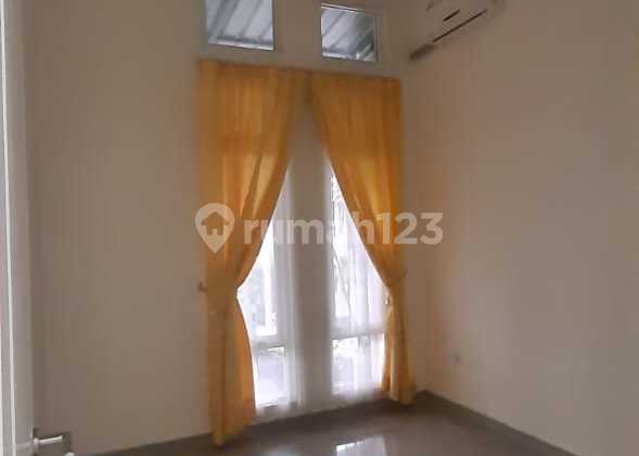 Minimalist House in Central Semarang Ready to Occupy Near Airport Near Toll Gate Near Karangturi School Near Kic Gatsu For Rent in Graha Padma Krapyak West Semarang