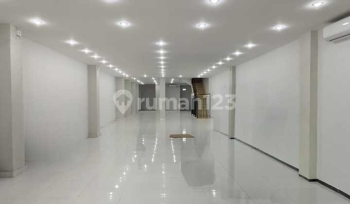 Strategic Shop House in the Heart of Salatiga City Center, Close to UKSW Campus, Near Ramayana Mall, Adjacent to Culinary Hub, Near Shopping Center and Business District, For Sale on Sukowati Highway, Sidomukti, Salatiga. Strategic Shop House in the Heart of Salatiga City Center, Close to UKSW Campus, Near Ramayana Mall, Adjacent to Culinary Hub, Near Shopping Center and Business District, For Sale on Sukowati Highway, Sidomukti, Salatiga.