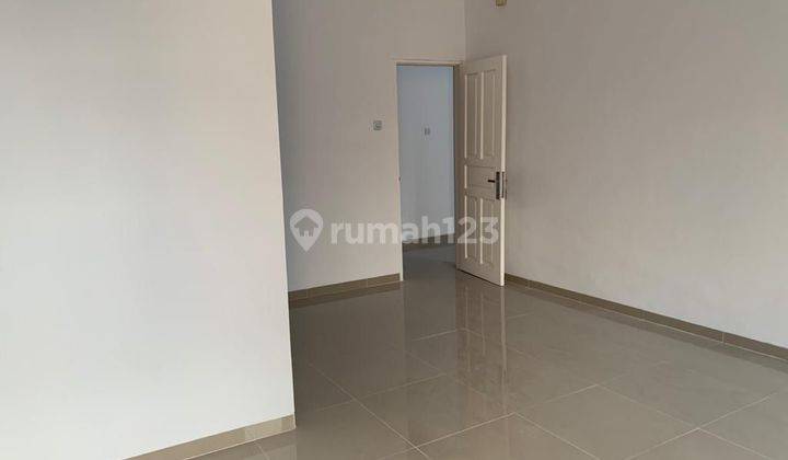 Rumah Tinggal Dalam Kompleks Raffles Hill Cibubur Depok Jawa Barat 2