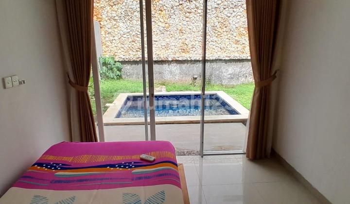 Rumah dgn kolam renang dan akses masuk pribadi 2