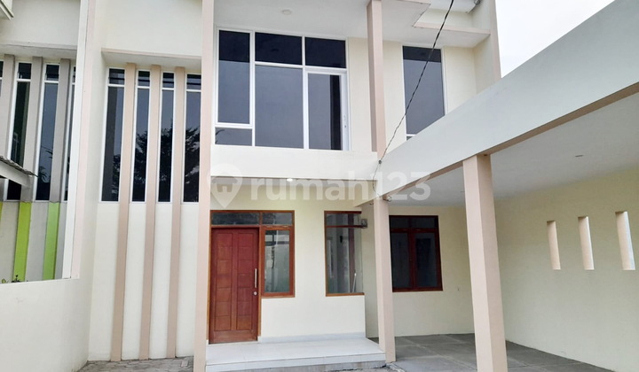 Hunian Bagus 2 Lantai Callysta Residence Strategis