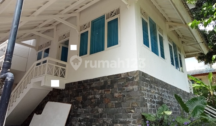 Villa Anyer 3 Lantai Furnished Siap Huni 1