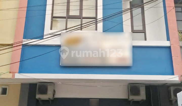 Ruko 2 Lantai Green Megablok Sudah Renovasi