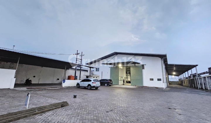 Ex-Factory Building in Menganti Area 7000M