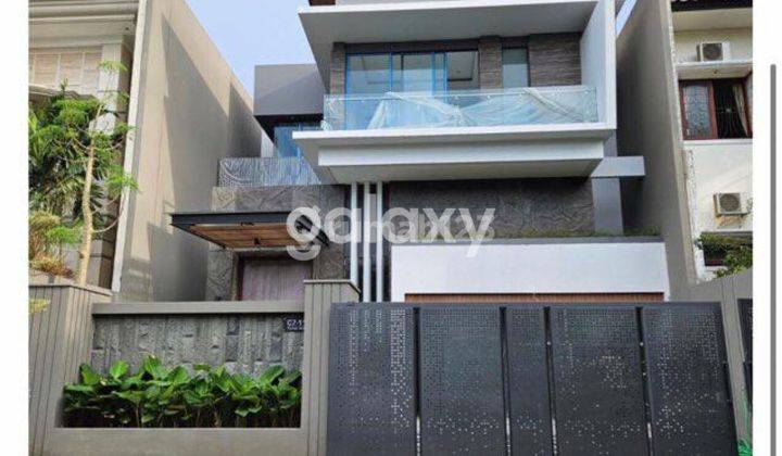 Rumah Baru Gress 2,5 lantai Taman Golf semi furnish Citraland  utama siap Huni 1