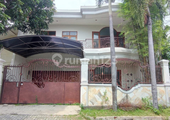 For Sale 2-Story House in Sidosermo, Close to Plaza Marina 1