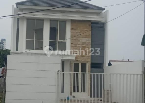 JUAL SEWA Rumah 2 Lantai Minimalis Tenggilis Mejoyo Selatan Dekat Kampus 1