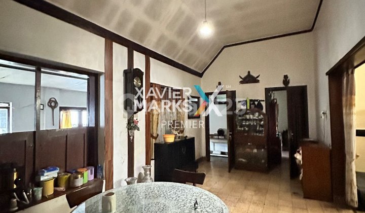 Classic Well-Maintained House on Tumenggung Suryo Street, Malang 2