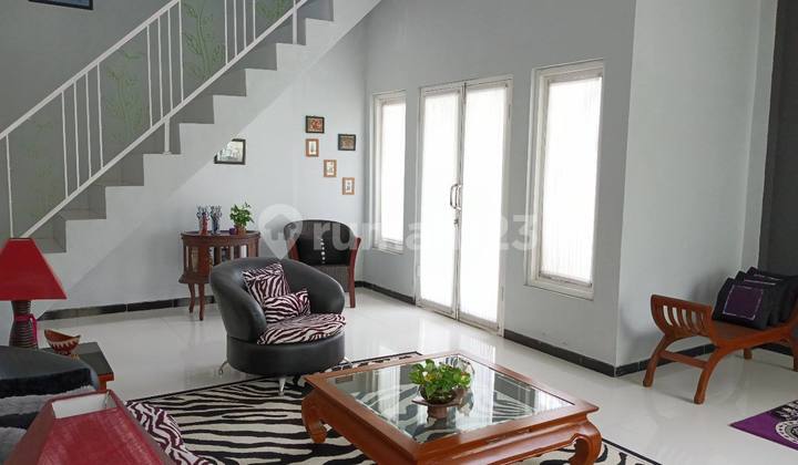 Rumah Hook Selangkah ke Exit Tol di Jl Kemayoran Malang 2