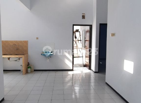 Rumah Posisi Hook Bangunan Terawat di Tidar Villa Estate Malang 2