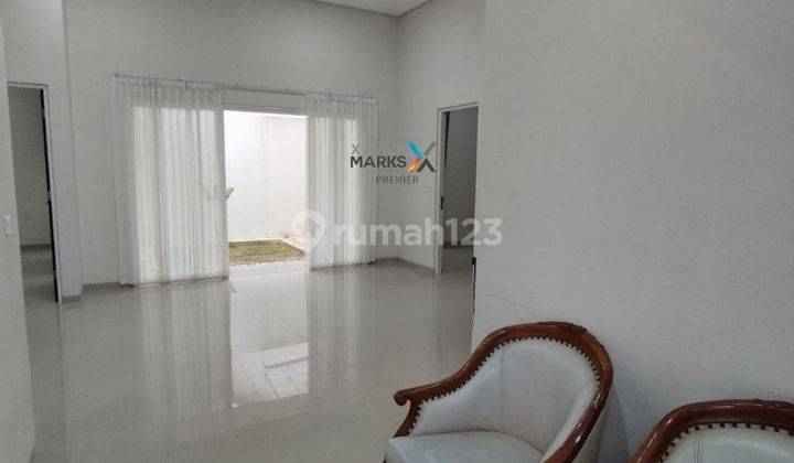 Rumah Terawat Semi Furnish di Austinville Dieng Malang 2