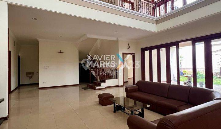 Rumah Mewah Klasik Premium di Araya Golf Malang 2