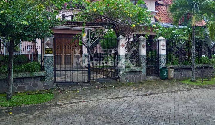 Rumah Lokasi Pusat Kota Dekat Kampus di Griya Shanta Malang 1