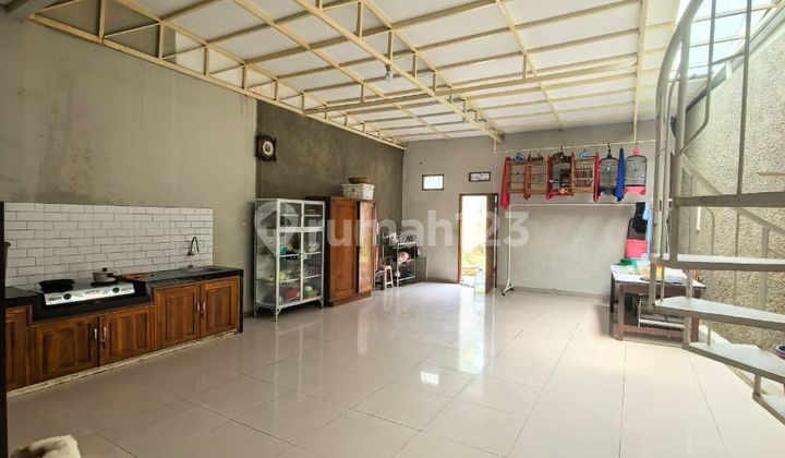 Well-Maintained House Near Unmer in Langsep Malang 2
