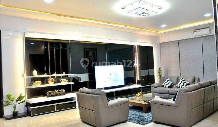 Rumah Furnish Mewah Premium Kawasan Elit di Riverside Malang 2