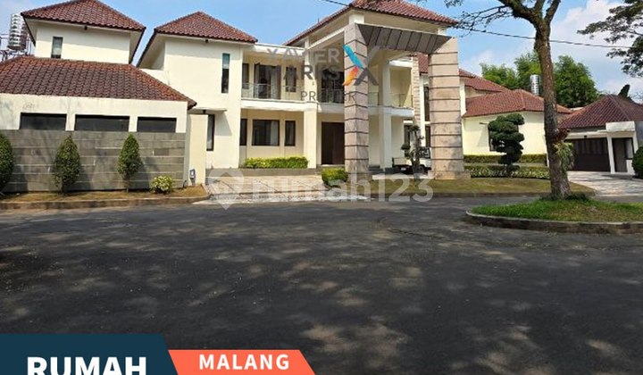 Rumah Mewah dengan Private Pool di Ijen Nirwana Malang