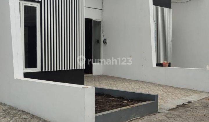 Rumah Gress di Sulfat Kota Malang Lingkungan Nyaman  2