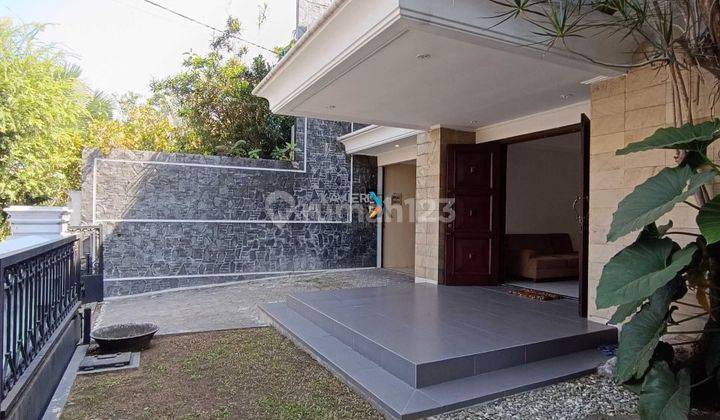 Rumah Mewah Full Furnished di Perumahan Elite Araya Malang  2