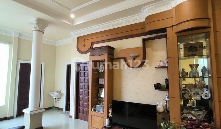 Jarang Ada Rumah Mewah Klasik Full Furnished di ARAYA MALANG 