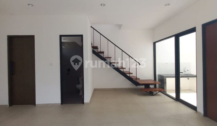 Modern Hook House for Sale Cheap at The Oz Residence Malang 2
