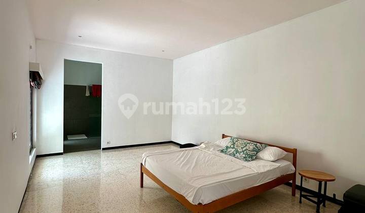 For Sale Beautiful Well-Maintained Vintage Furnished House in Dieng, Malang City 2