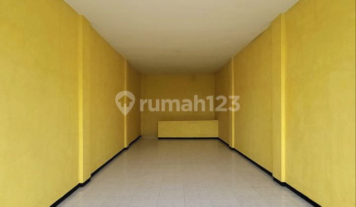 Affordable Price for Sale/Rent, 3-Storey Shop House on Sulfat Main Road, Malang