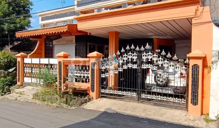 Rare Well-Maintained Property in Hamid Rusdi, Blimbing, Malang City 2