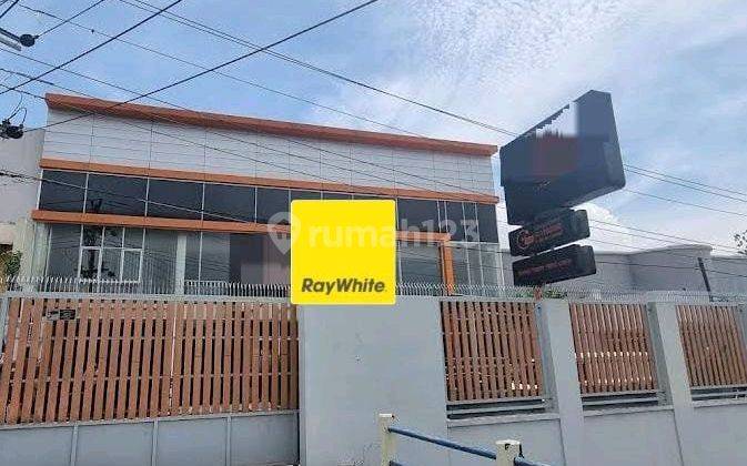 Gudang Dekat Pelabuhan Bisa Kantor Showroom