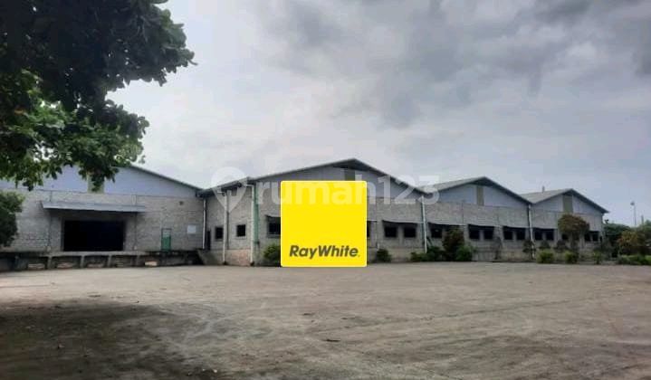 Active Factory in Gringsing with Machinery Ready to Operate