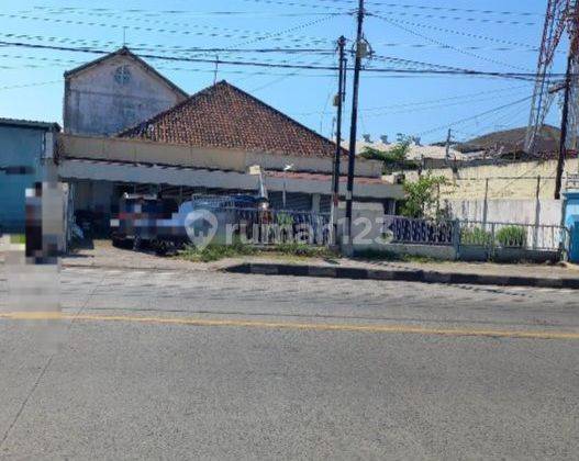 Dijual rumah lama di Jl.Widoharjo 1