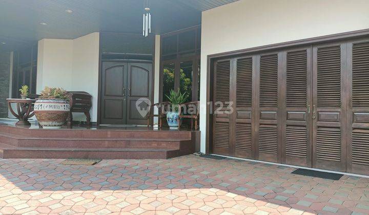 Dijual rumah dekat Akpol, Gajah Mungkur ada kolam renang 1