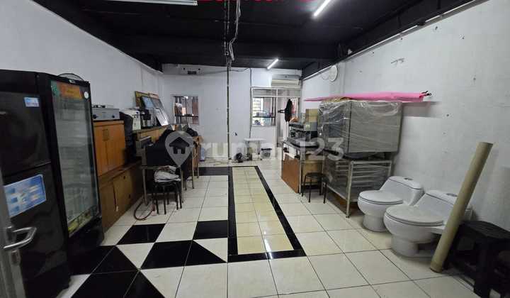 Ruko Komersial di Paskal Hyper Square Full Renov