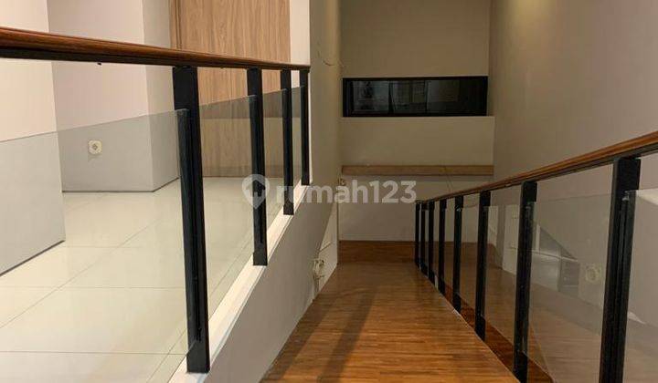 Rumah Minimalis View Danau di Kota Baru Parahyangan 9