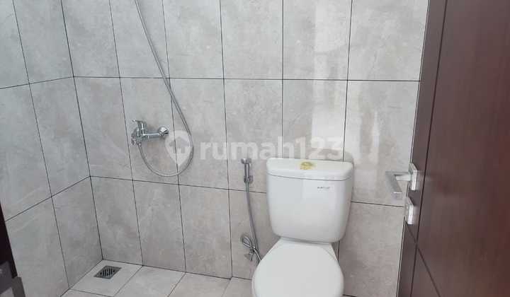 Rumah Minimalis di Tarubhawana, Kota Baru Parahyangan
