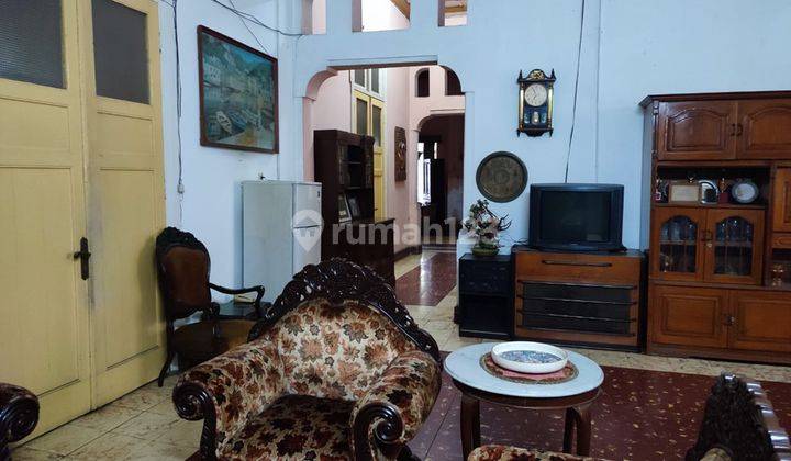 Rumah Hitung Tanah di Mainroad Riau Bandung 1