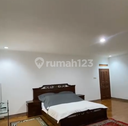 Rumah Nyaman Ada Kolam Renang di Setra Duta Kumala Bandung 4