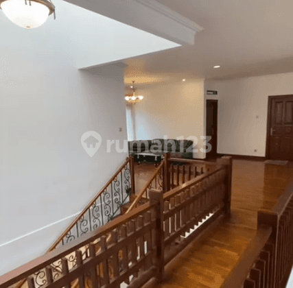 Rumah Nyaman Ada Kolam Renang di Setra Duta Kumala Bandung 19