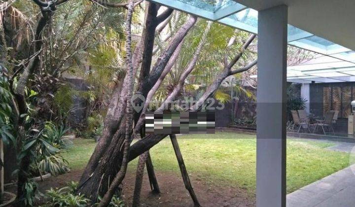 Rumah Ada Kolam Ikan di Sayap Dago Bandung