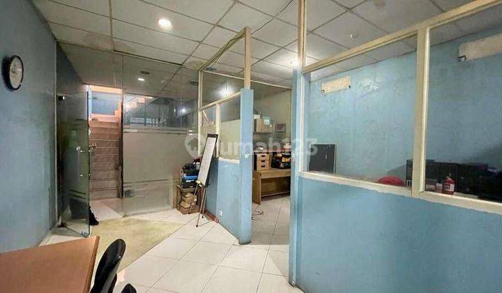 Ruko di Tebet Jakarta Selatan, Lokasi Strategis 10