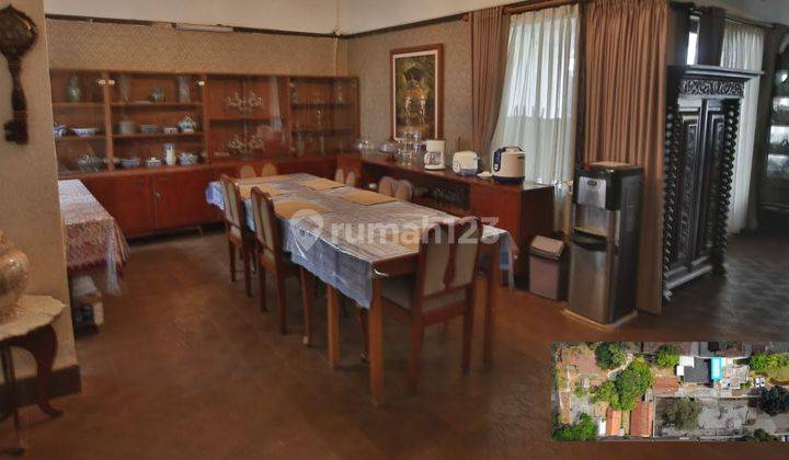 Rumah Classic Heritage di Mainroad Dago Bandung