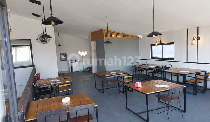 Ruang Usaha Cocok Untuk Cafe, Kantor di Jatinangor