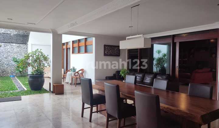 Rumah Bagus Dan Terawat di Setra Sari Bandung