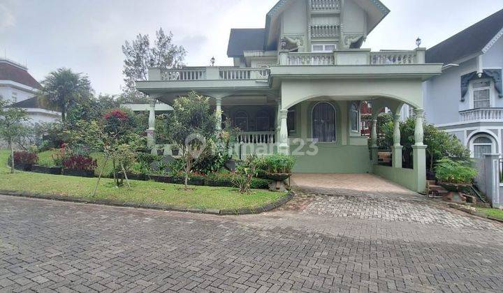 Villa Ada Kolam Renang di Kota Bunga Puncak, Bogor 1