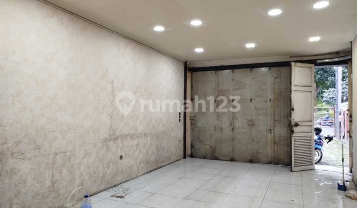 Main Road Commercial Space, Riau Street, Bandung