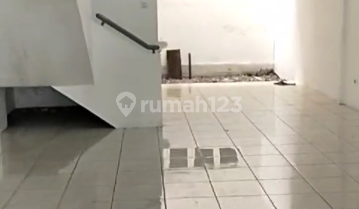 2-Story Shophouse in Jingga Niaga, Kota Baru Parahyangan