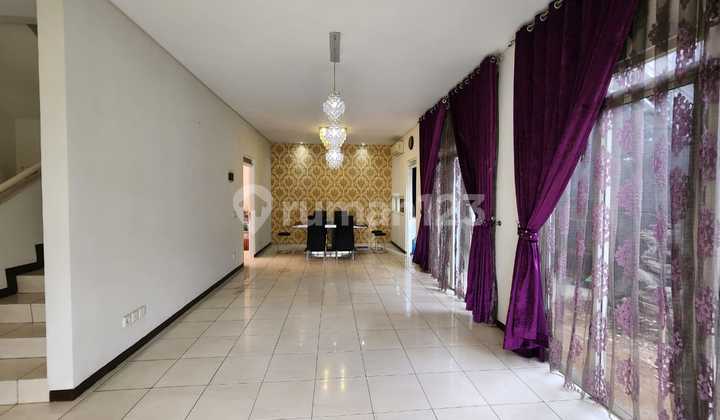 Rumah Nyaman Posisi Hook di Kota Baru Parahyangan 2